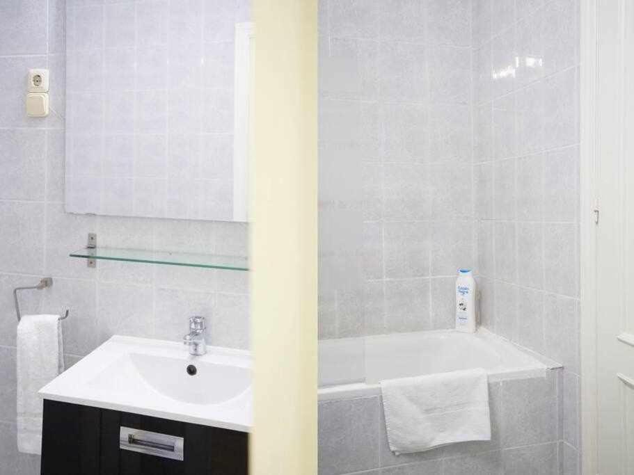 Un Fascinante Estudio En Madrid Centro المظهر الخارجي الصورة