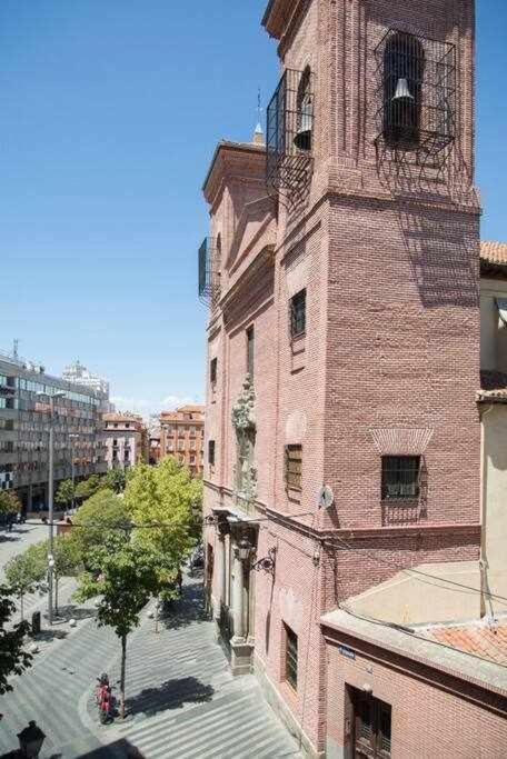 Un Fascinante Estudio En Madrid Centro المظهر الخارجي الصورة