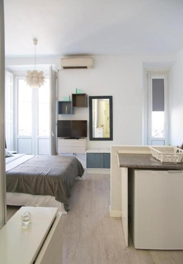 Un Fascinante Estudio En Madrid Centro المظهر الخارجي الصورة