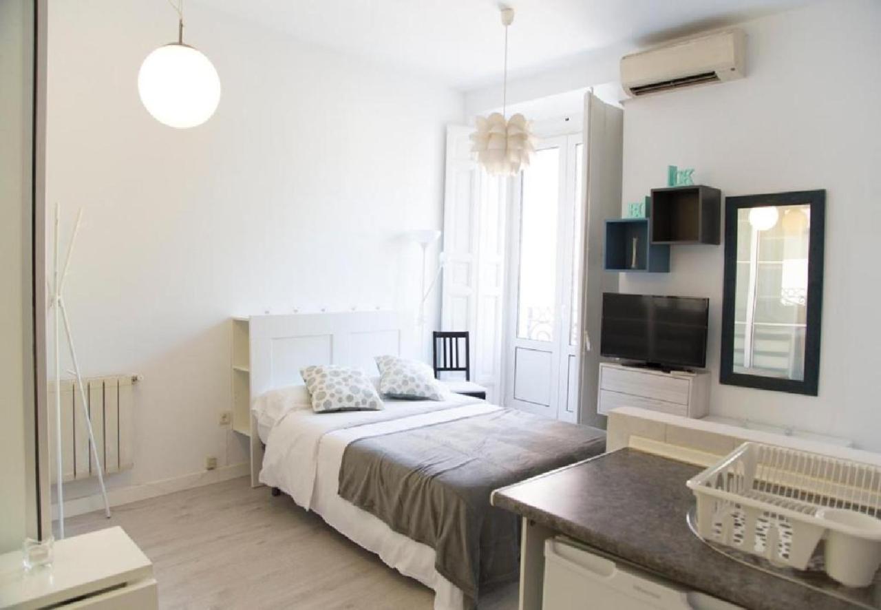 Un Fascinante Estudio En Madrid Centro المظهر الخارجي الصورة